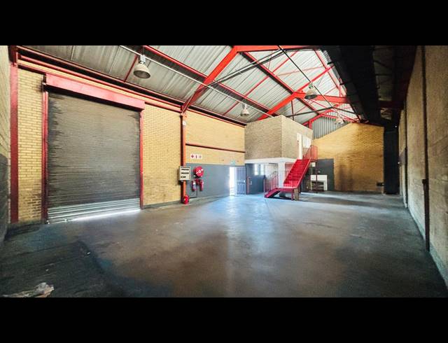 183M² WAREHOUSE TO LET IN ROBERTVILLE